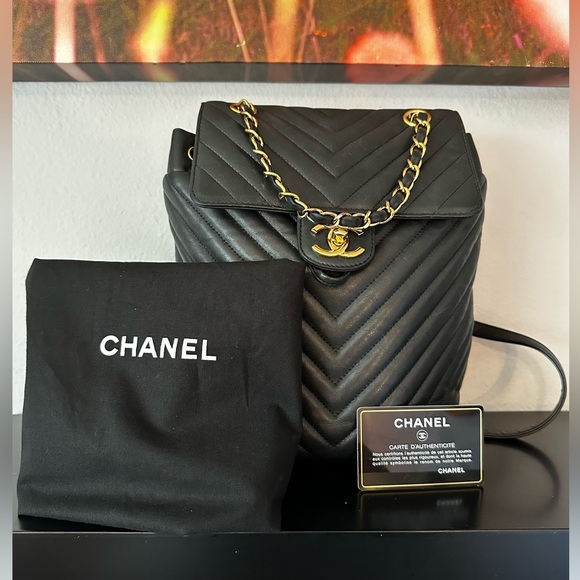 ✨CHANEL✨ Chevron Urban Spirit Black Backpack Gold Chain - Picture 3 of 15